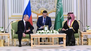 Russia, Saudi Arabia urge all OPEC+ nations to join oil output cuts ‘for the good of global economy’