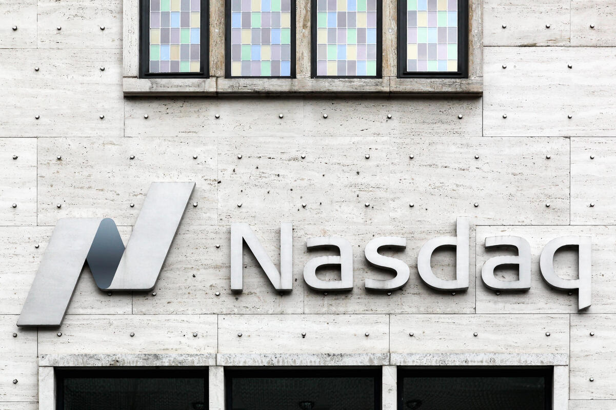 NASDAQ Price Forecast – NASDAQ 100 Continues to Grind Away