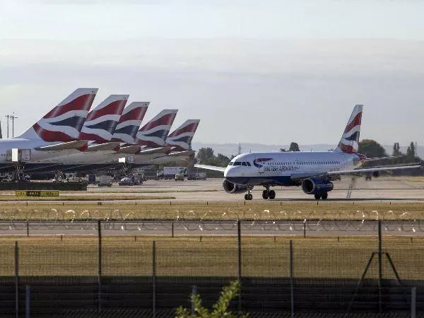 ​​​IAG's share price showing signs of life