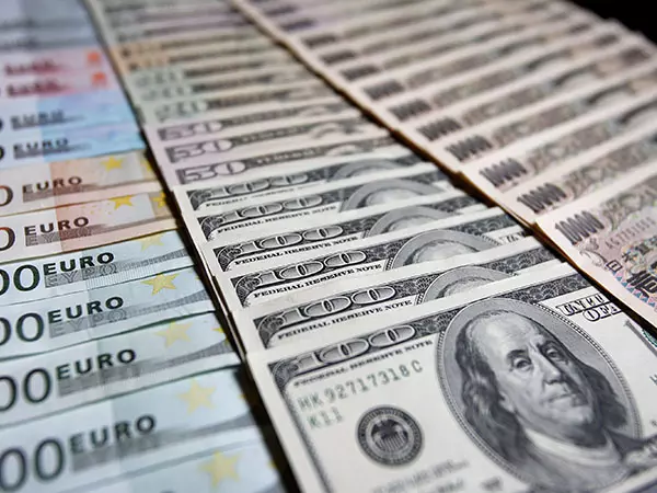 ​​​EUR/USD, GBP/USD and USD/JPY slip on pared back US rate cut expectations