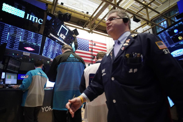 S&P500 and Nasdaq 100: Stock Futures Rise as Inflation Eases Below 3%