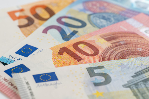 EUR/USD Forecast – Euro Continues to Bounce From Big Figure to Big Figure