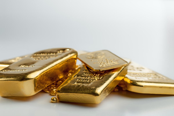 Gold (XAU) Daily Forecast: Prices Slide to $2,455; Double Top Signals a Drop?