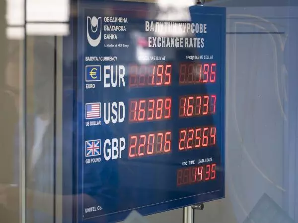 ​​​EUR/USD, GBP/USD weigh on key support while AUD/USD hovers above it