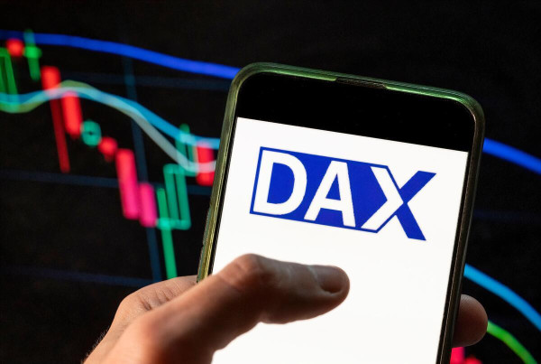 DAX Index News: Looming US Labor Market Data Ends 10-Day Winning Streak