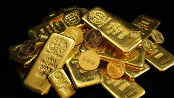 Gold futures rise Rs 362 to Rs 71,030 per 10 gm