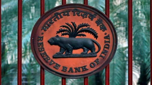 Moneycontrol Pro Panorama | RBI fortifies the banking system, but at a cost