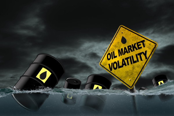 Oil Price Reversal Ahead? Chart Patterns Indicate Possible Bounce at Support