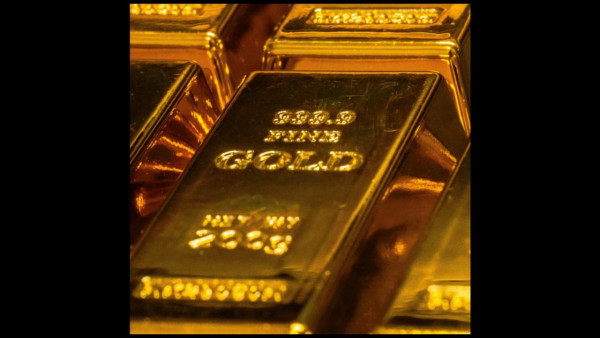 Gold plunges Rs 1,100 to Rs 71,700 per 10g; silver plummets Rs 2,200