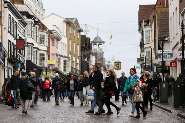 UK wage growth slows to new 2-year low