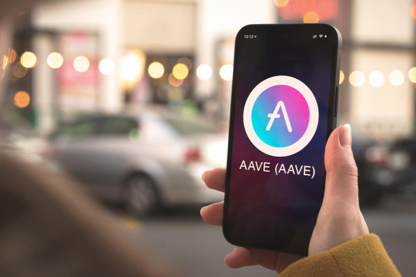 AAVE Price Surges 19% After Trump’s DeFi Venture Announcement