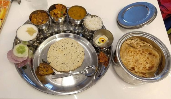 Veg thali gets 8% cheaper, non-veg meal costs 12% less in Aug: Crisil