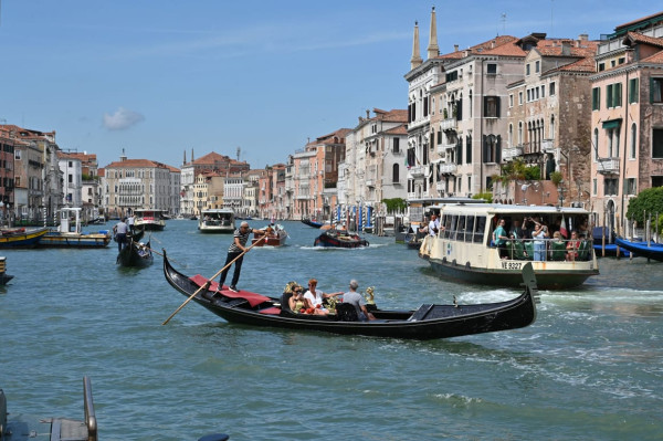 Panic on the canals: How a battle over wages in Venice highlights the complex reality overlooked by policymakers