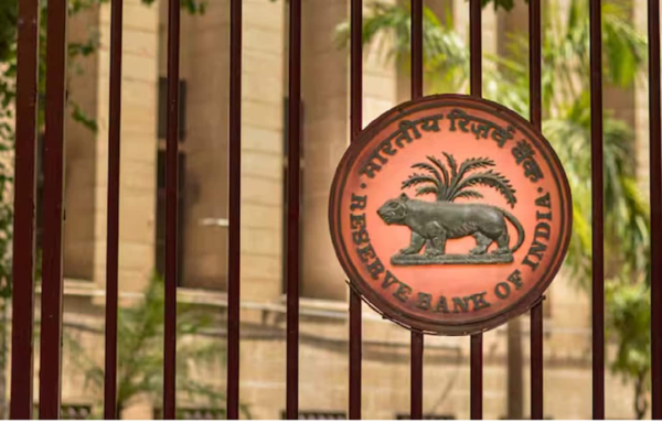 RBI to hold the policy rate in October meeting; 25 bps cut likely in December: MC Poll