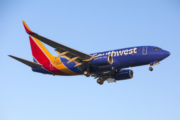 Southwest Air Tops Q3 Estimates, American Airlines Upgrades 2024 Outlook